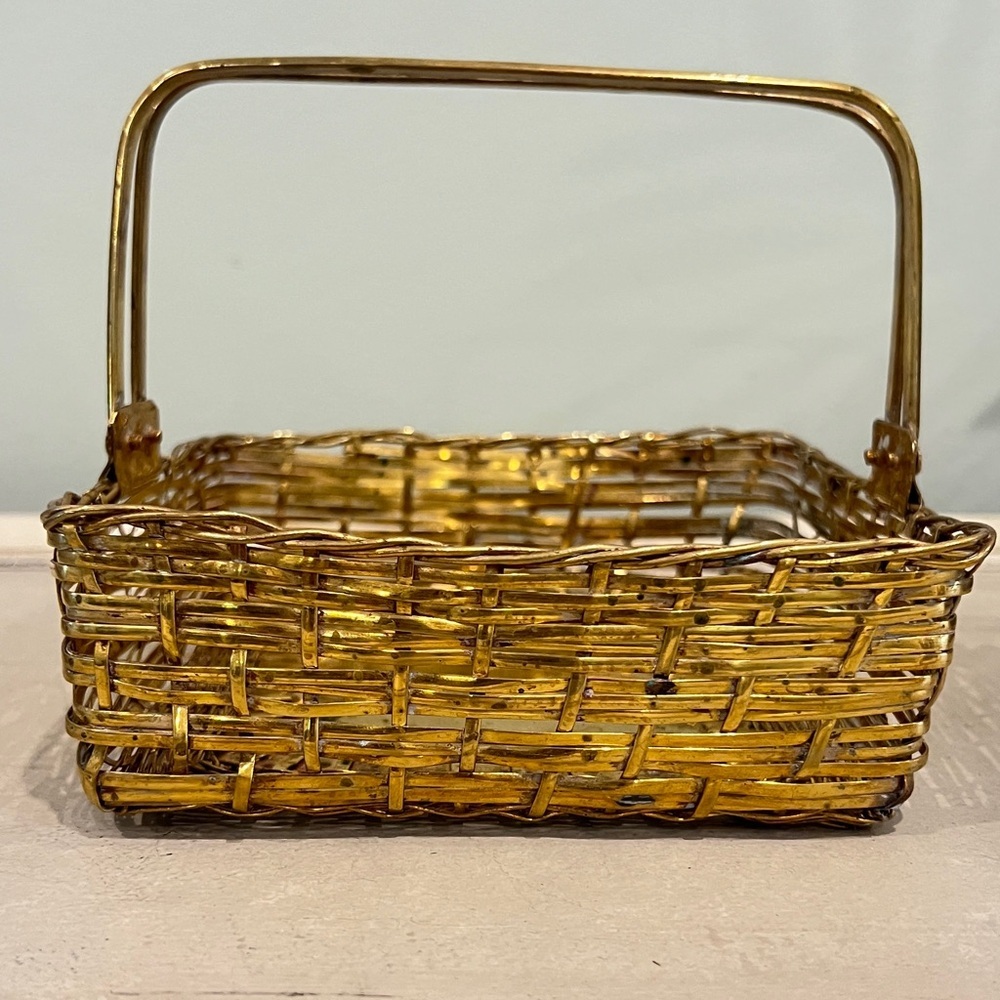 VINTAGE BRASS WOVEN BASKET WITH HANDLES - Picture 9 of 10